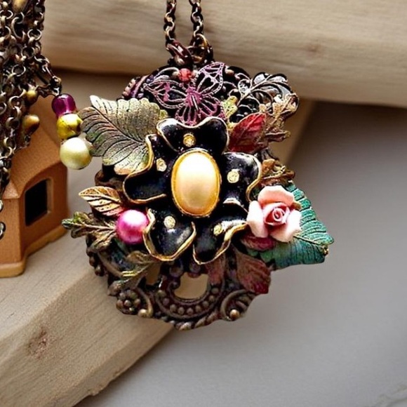 Handcrafted One Of A Kind- Hand assembled Necklace - Floral Necklace NWT - Picture 8 of 9